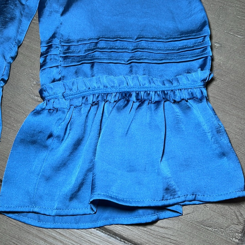 Vince Camuto Elegant Blue Women's Top New without tag - Picture 12 of 12